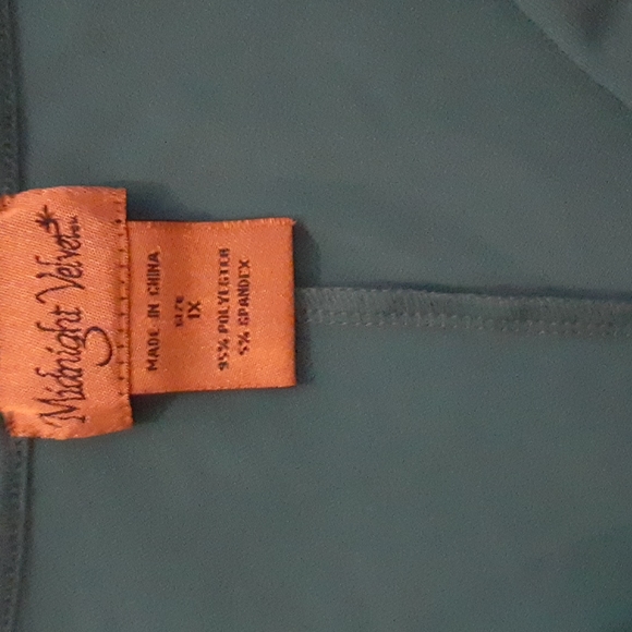 Midnight Velvet Top - Picture 9 of 10